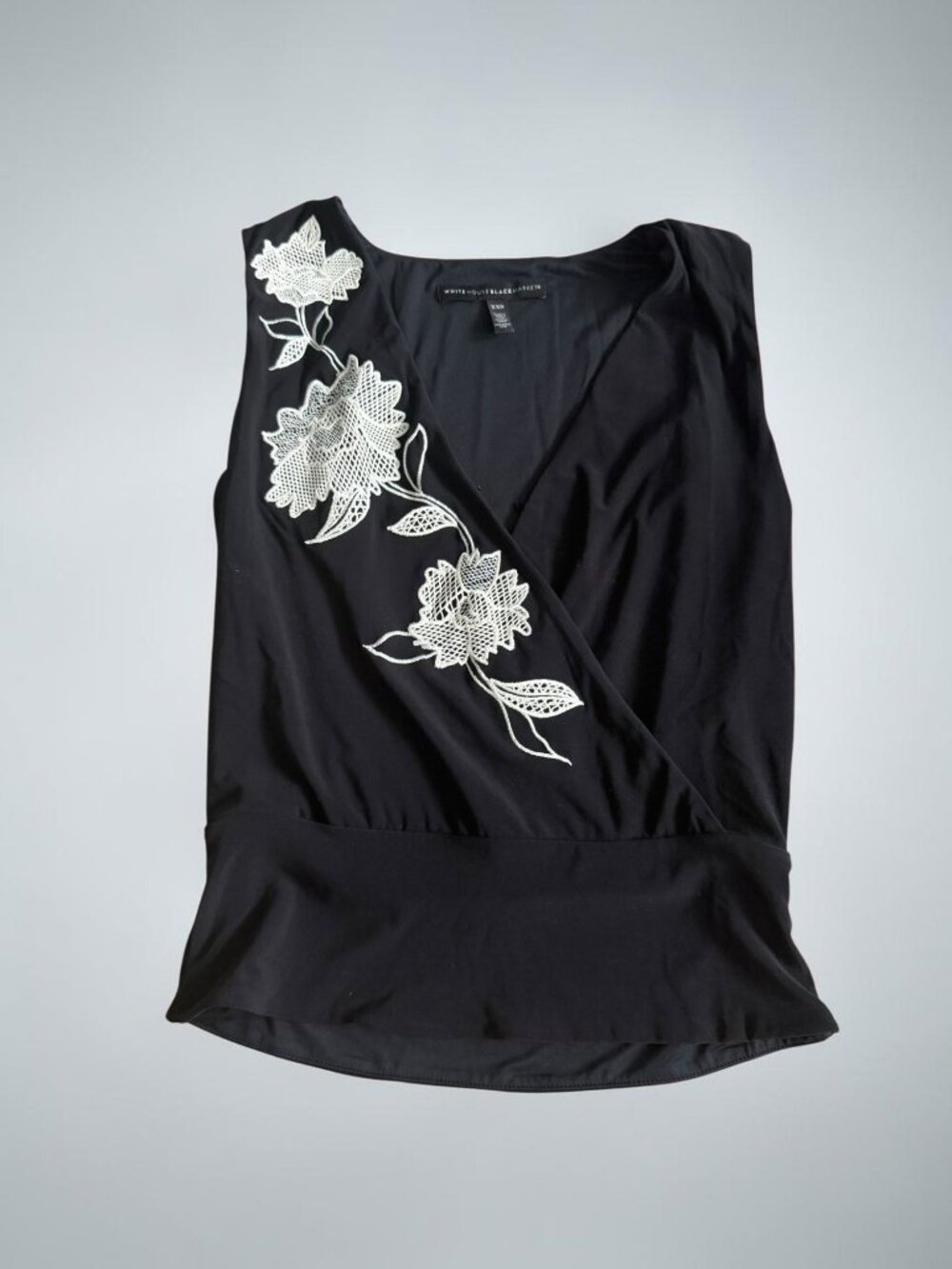 WHITE HOUSE BLACK MARKET Floral Embroidered Black Tank Top Size XXS